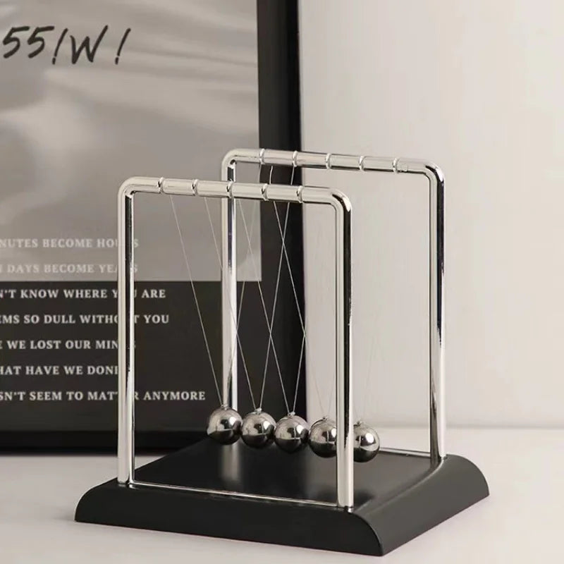 Elegant Newton's Cradle Balance Balls – Modern Desk Toy & Educational Office Decor